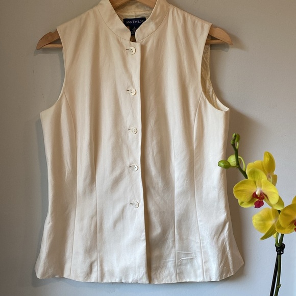 Ann Taylor Cream Vest - Picture 1 of 14